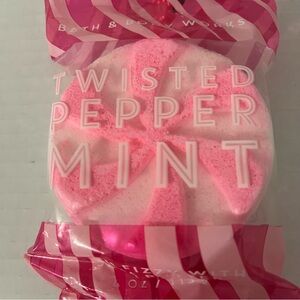 Bath & Body Works Twisted Peppermint Bath Fizzy - Pink and White New